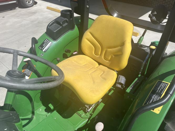 John Deere 5045E