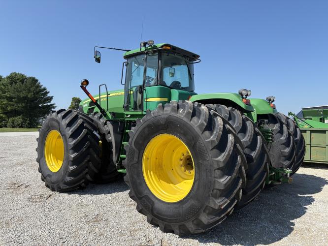 John Deere 9530