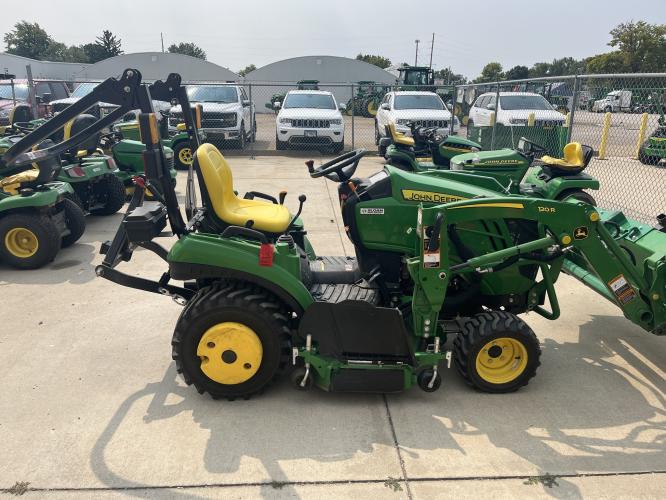 John Deere 1023E