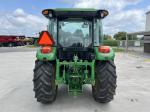 John Deere 5055E