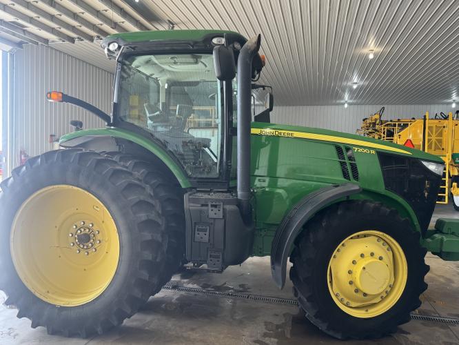 John Deere 7200R