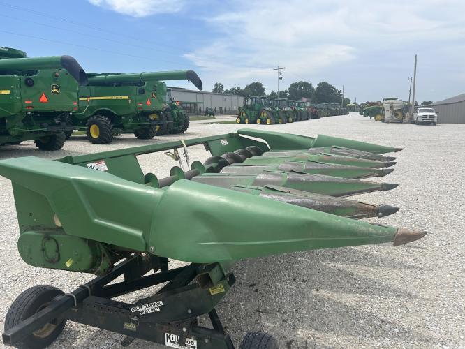 John Deere 643