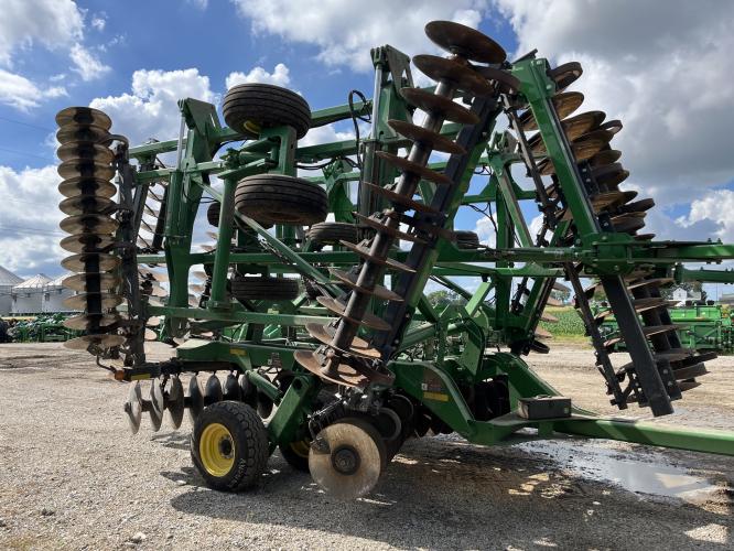 John Deere 2623