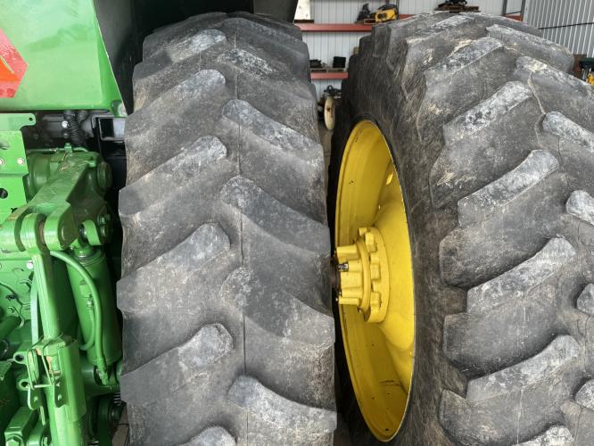 John Deere 7200R