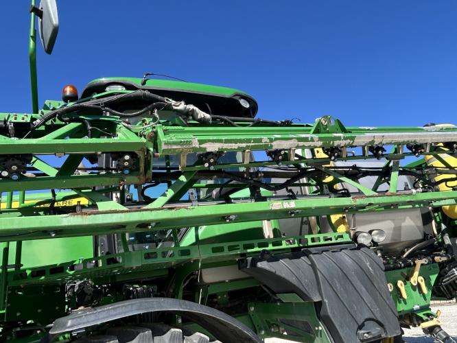 John Deere R4038