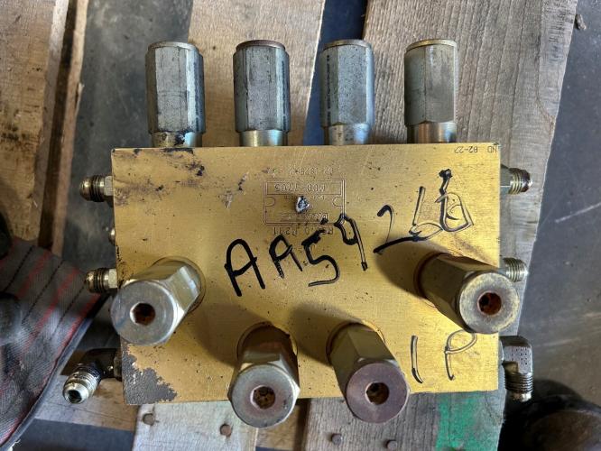 John Deere AA59266 RELIEF VALVE BLOCK ASSEMBLY