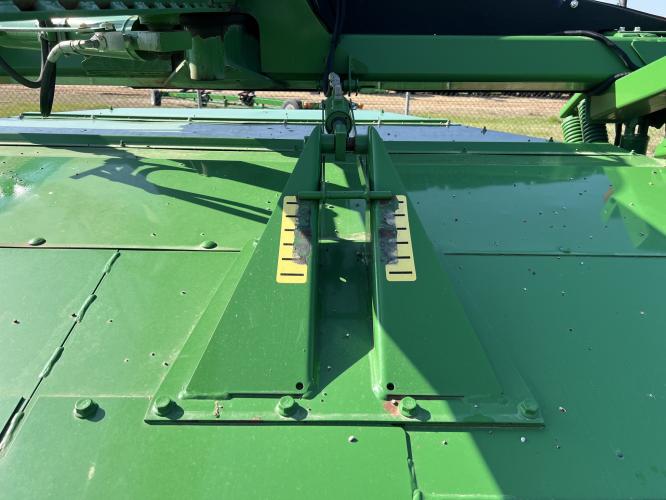 John Deere 946