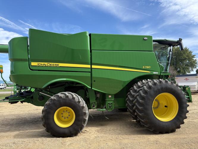 John Deere S780