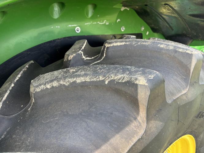 John Deere 5115M