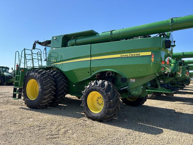 John Deere S780
