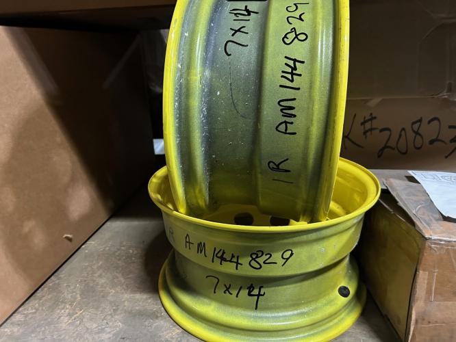 John Deere NEW AM144829 WHEEL 7X14 YELLOW STEEL