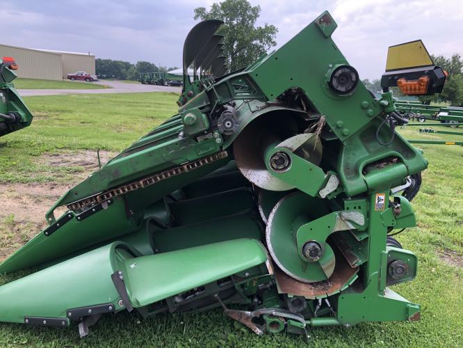 John Deere C16F