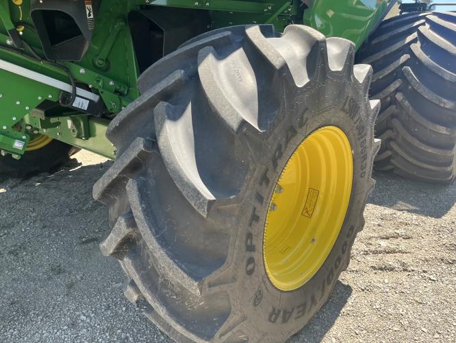 John Deere S7 900