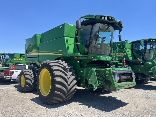 John Deere S790