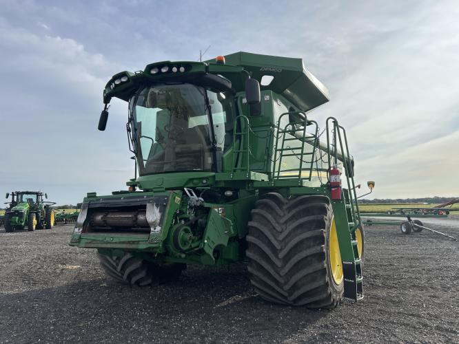 John Deere S790