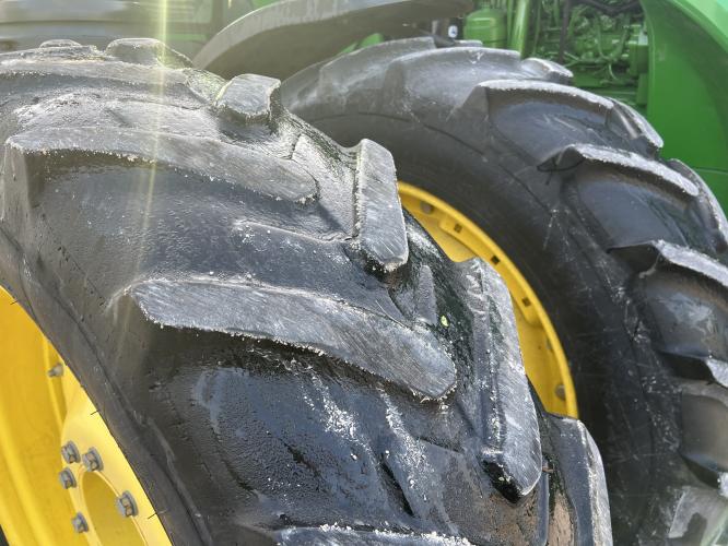 John Deere 8320R
