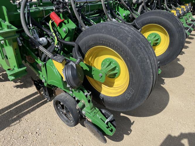 John Deere 1775NT