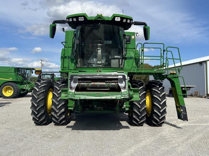 John Deere S7 700