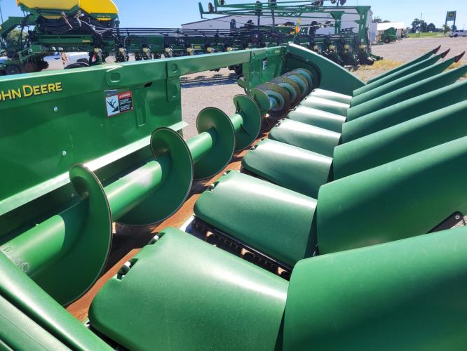 John Deere 708C