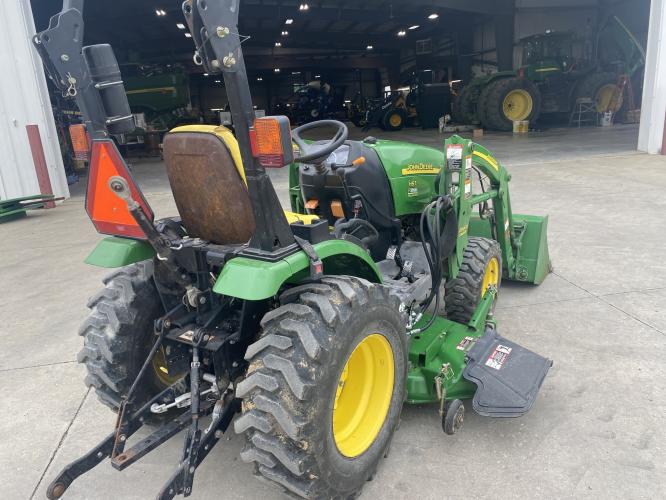John Deere 2320