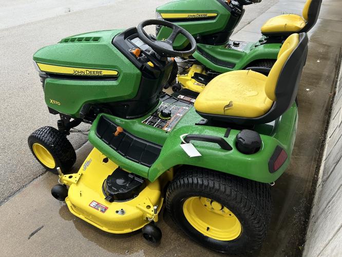 John Deere X570