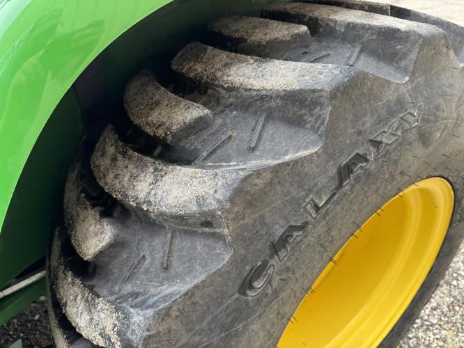 John Deere 3039R
