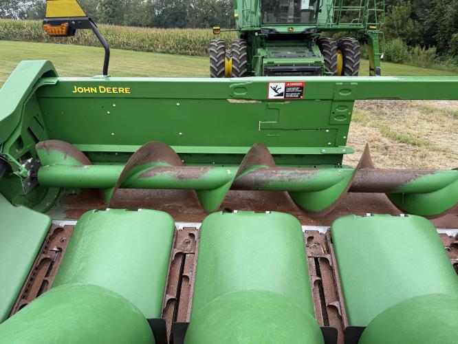 John Deere C8R