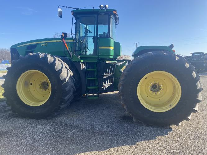 John Deere 9530