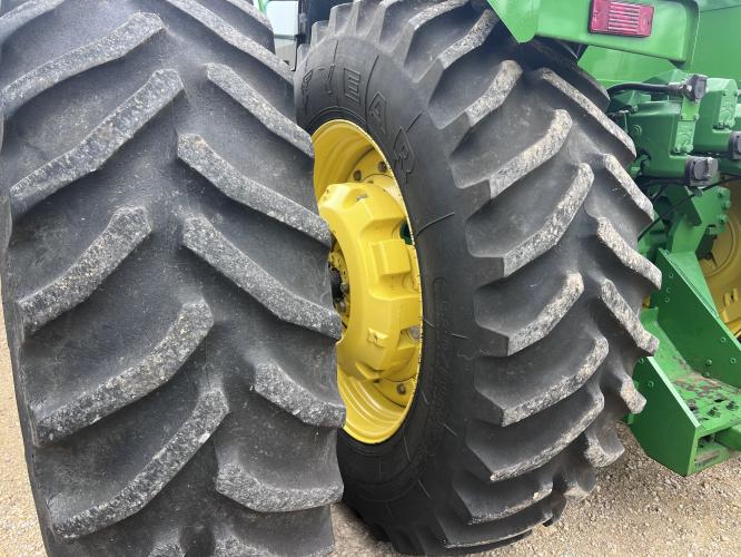 John Deere 8770