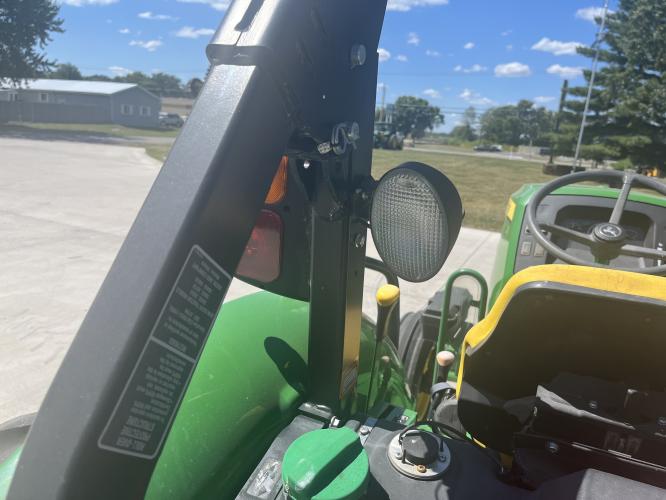 John Deere 5045E