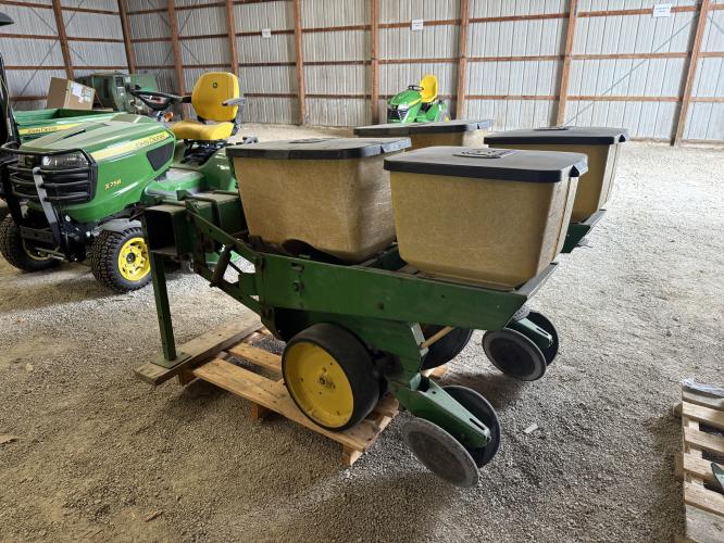 John Deere 7000