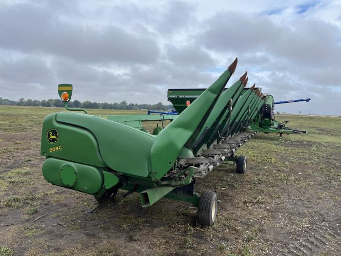 John Deere 608C
