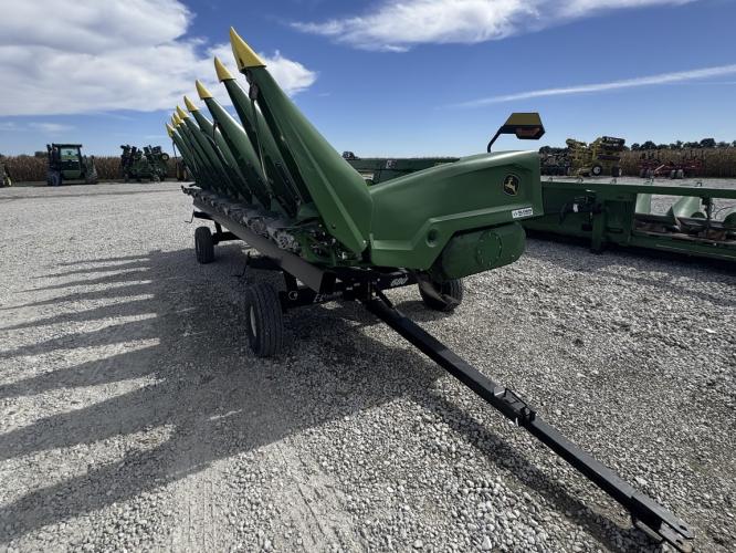 John Deere C8R
