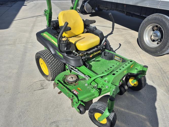 John Deere Z915E