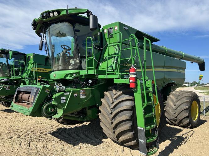 John Deere S790