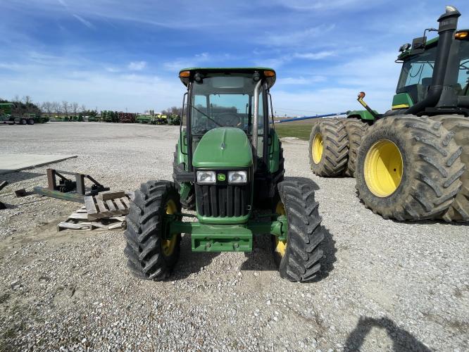 John Deere 5105M