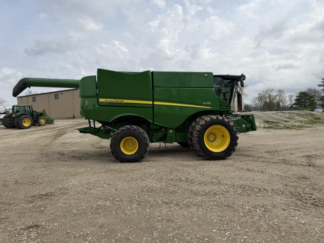 John Deere S770