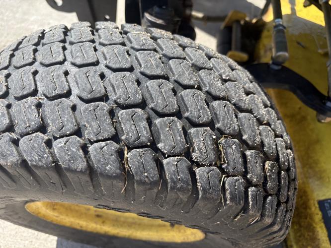 John Deere X724