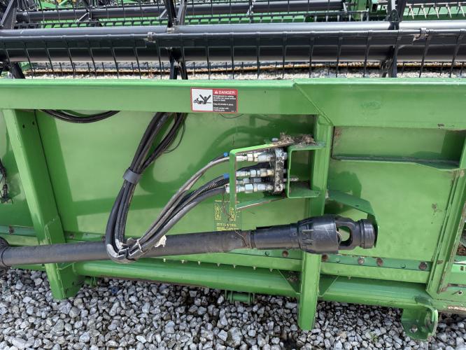 John Deere 635F