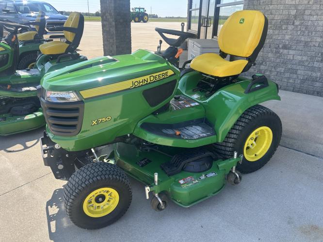 John Deere X750