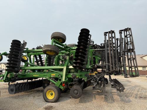 2022 John Deere 2660VT