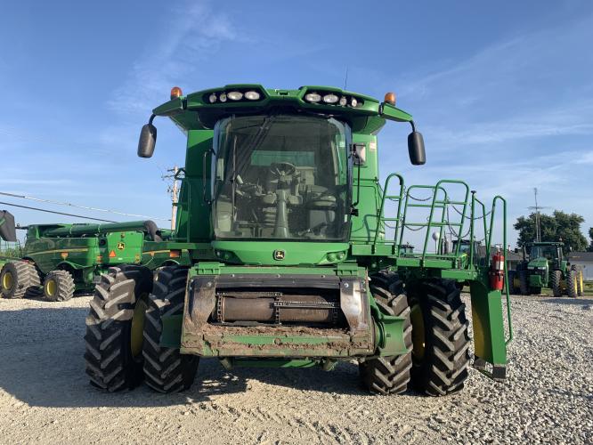 John Deere S660