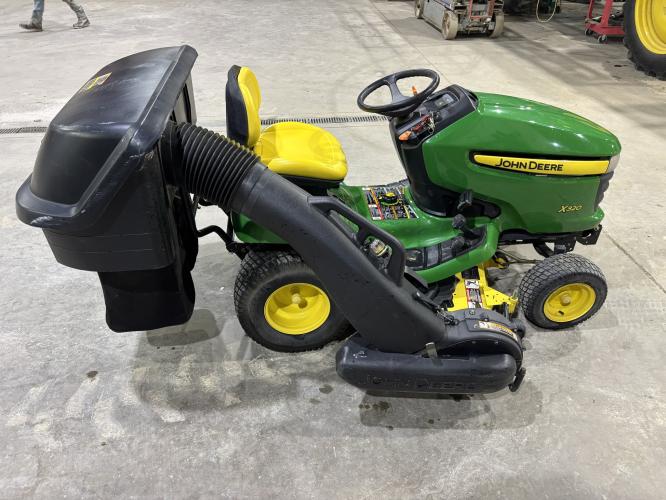 John Deere X320