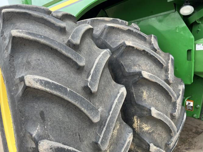John Deere S670