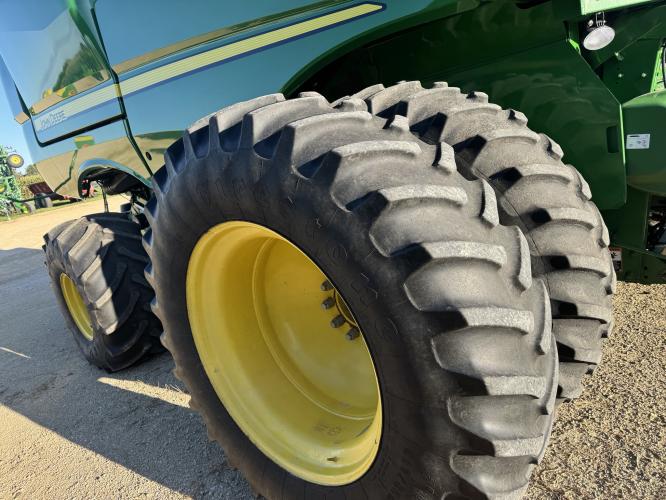 John Deere S780