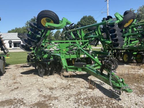 2023 John Deere 2720
