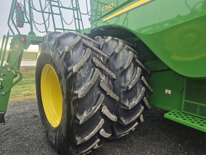 John Deere S790