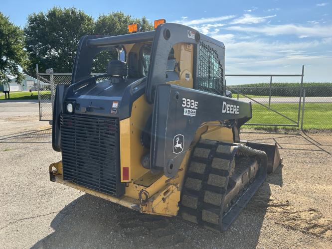 John Deere 333E