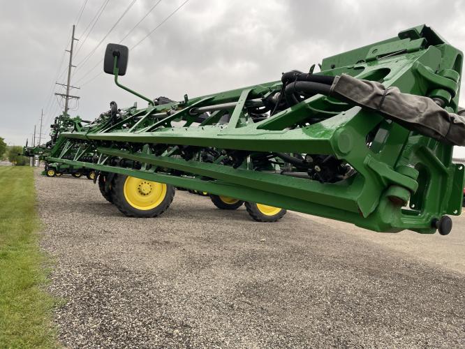 John Deere 412R