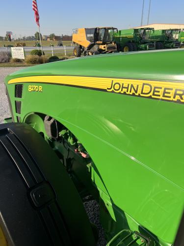 John Deere 8270R